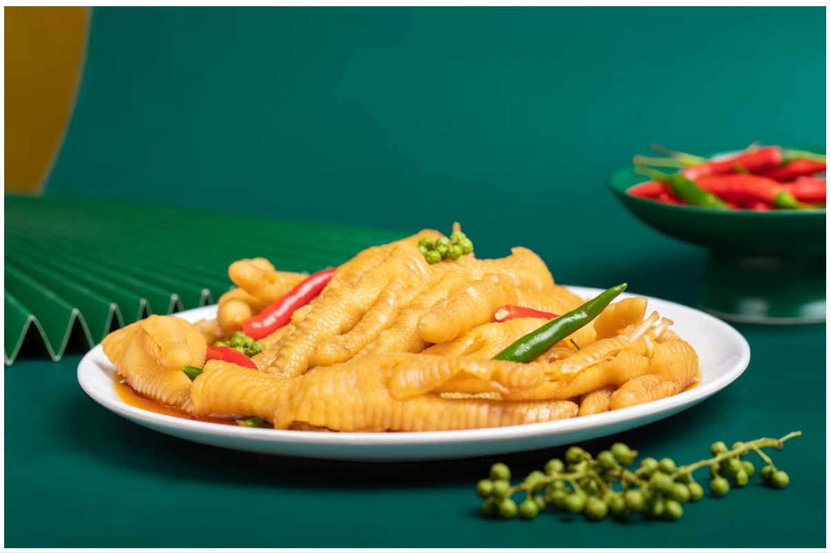 鸡爪品类大爆发，，，008PG国际无骨凤爪成餐饮引流神器！